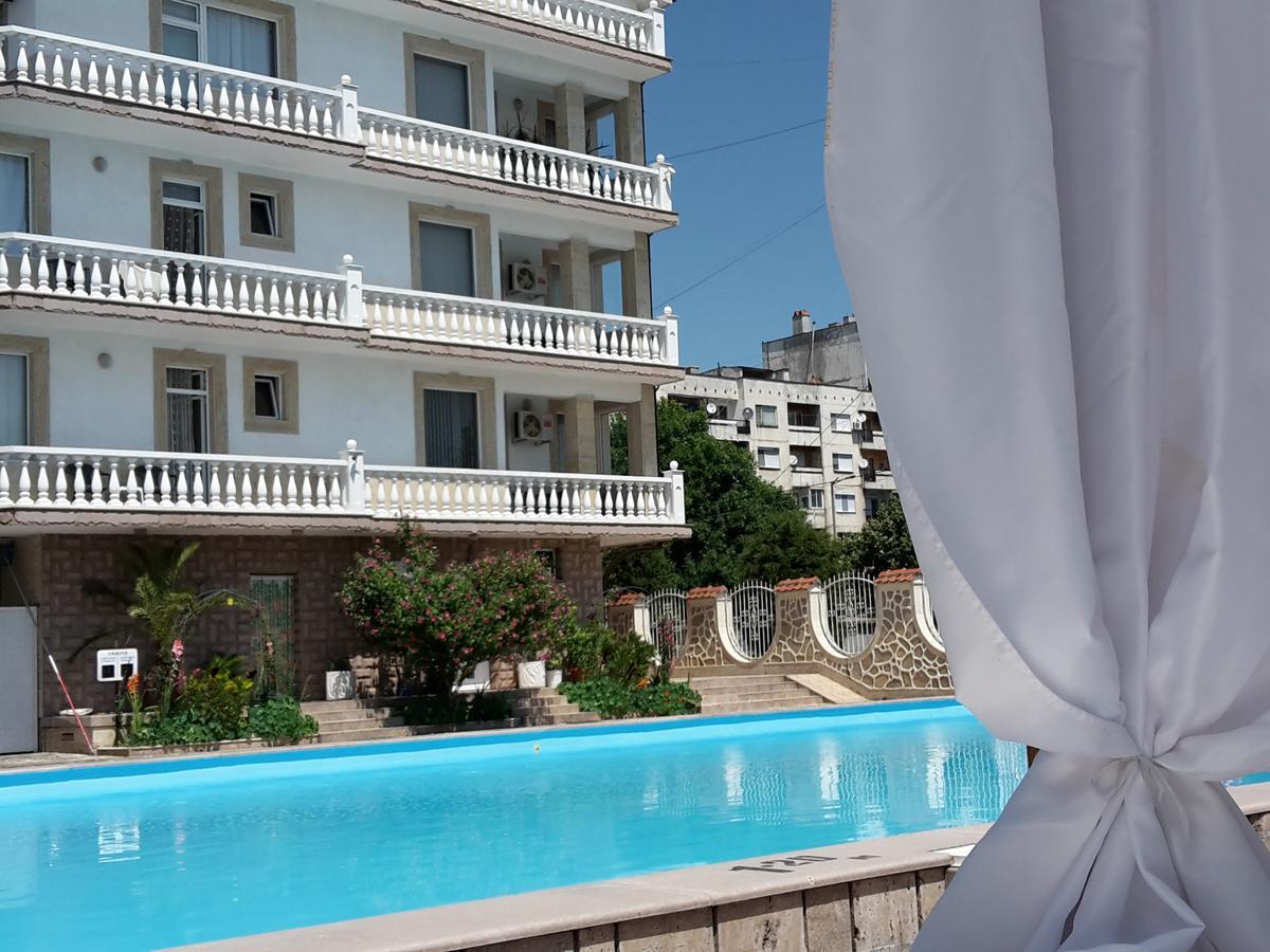 Family Hotel Zhelkovi - Olympia Kharmanli Exterior photo
